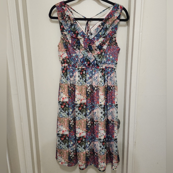Jessica Simpson Maternity Dress Size Small with patchwork design - Picture 1 of 7